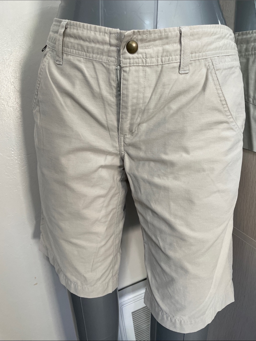 Kuhl women's Light Beige Shorts. Lightweight evaporative comfort technology.